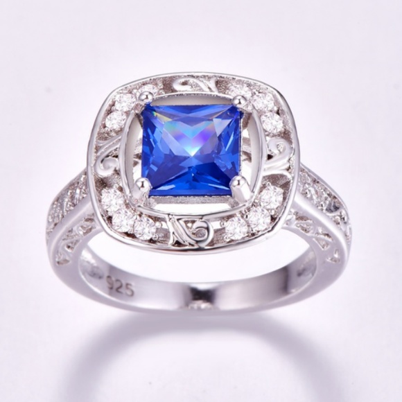 Princess Cut Tanzanite Gemstone Elegant Party Ring - Picture 4 of 5